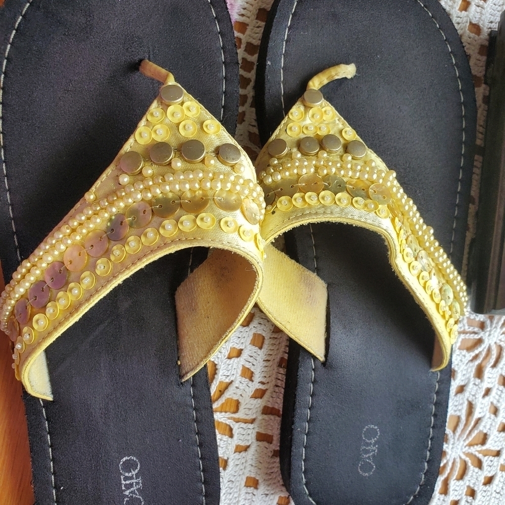 Cato Thong Sandals - Picture 5 of 16